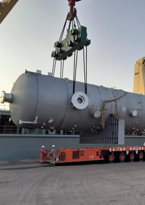 Heavy lift cargo operation at a port